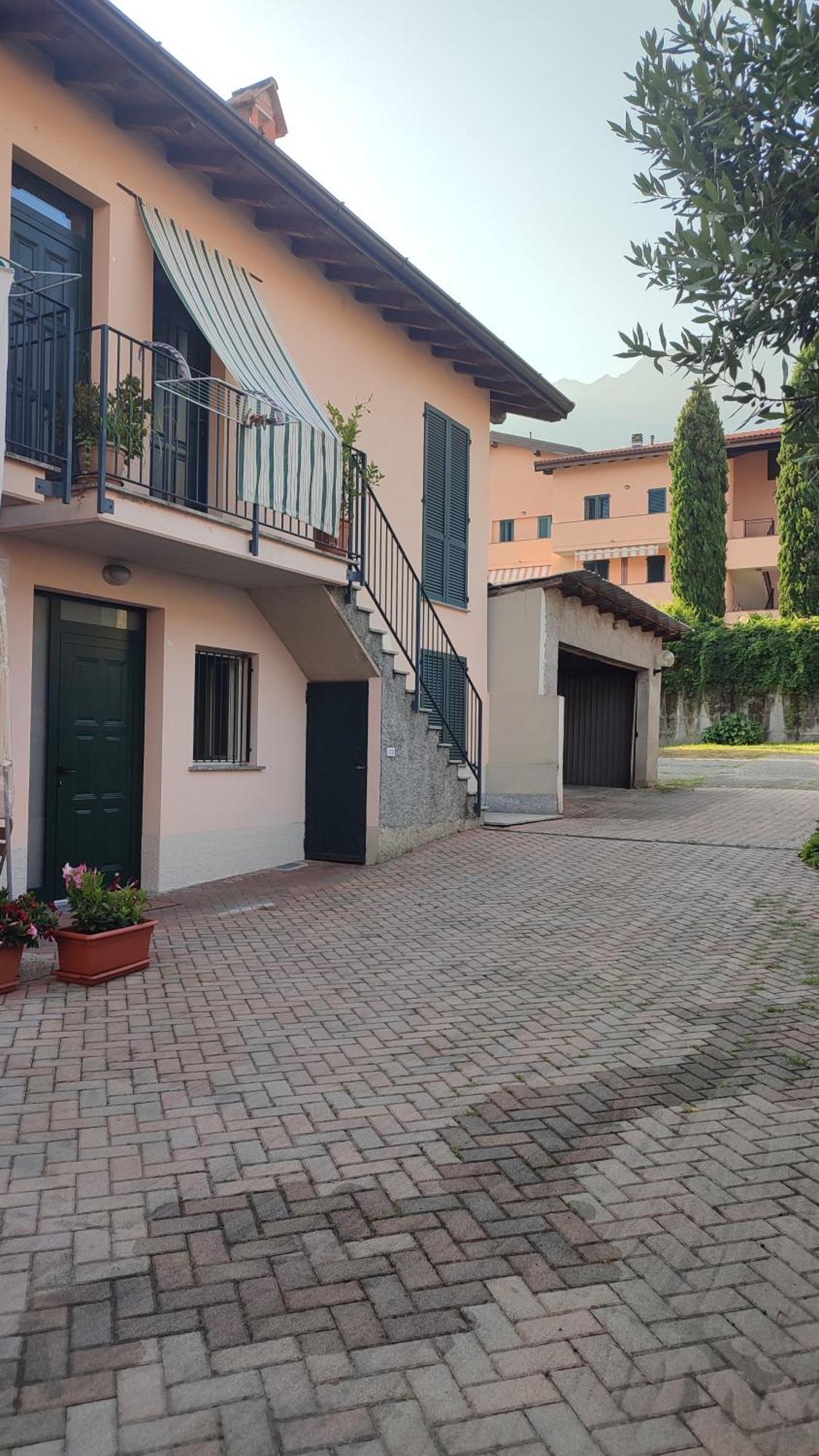 Giorgia'S Home Colico Holiday Rent Esterno foto